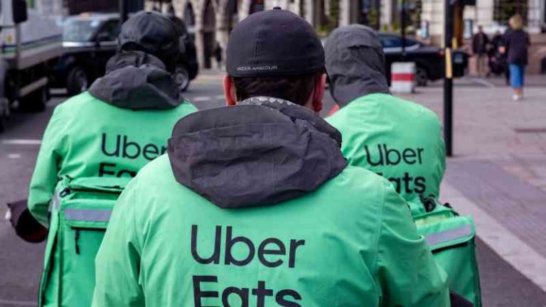 Uber Eats courier gana indemnización por la aplicación de reconocimiento facial «racista».