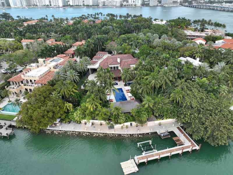 La mansión de Miami de Combs una vez fue propiedad de Gloria Estefan