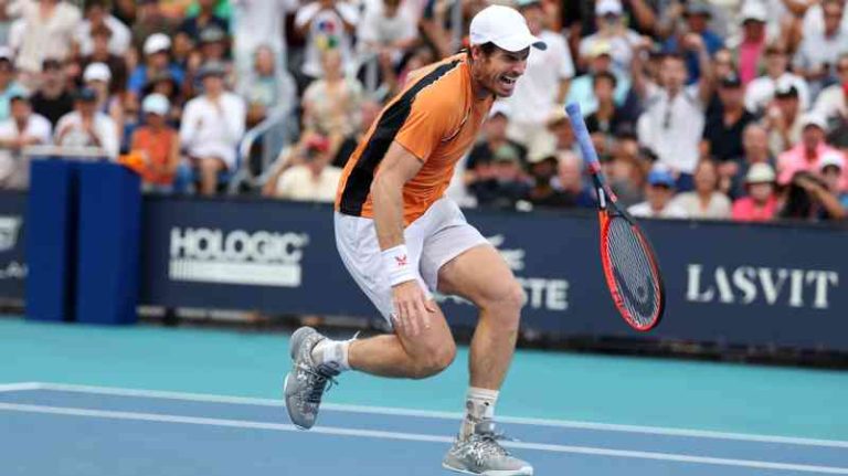 Andy Murray en carrera de fitness en Wimbledon después de desgarrarse dos ligamentos del tobillo.