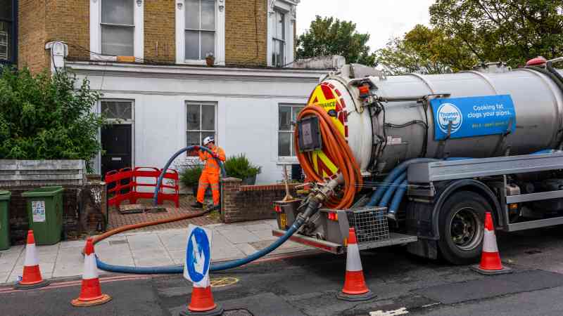 Thames Water: Ofwat cuts could risk  recovery